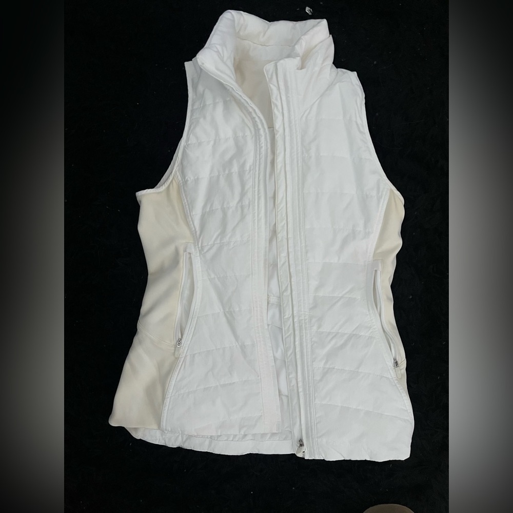 Lululemon Another Mile Vest size 6 white/cream with hood